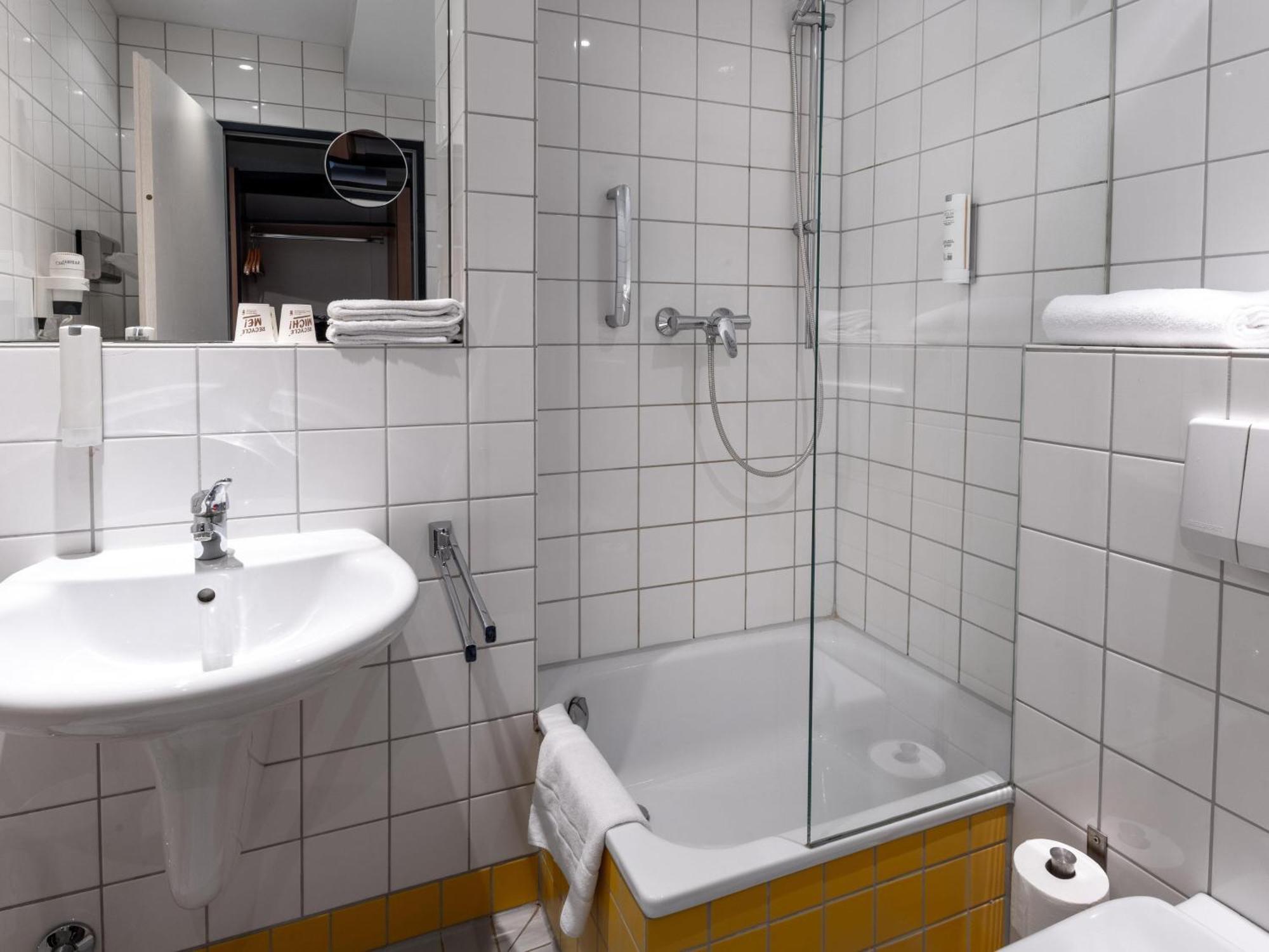 B&B Hotel Eschweiler Bagian luar foto
